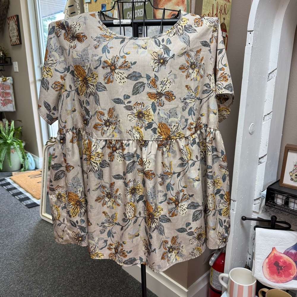 Emery Rose Floral short sleeved top, size 3xl